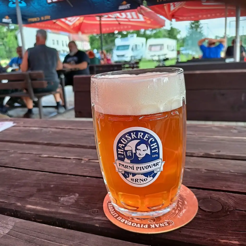 Občerstvení U Sumce restaurant in Hovorany