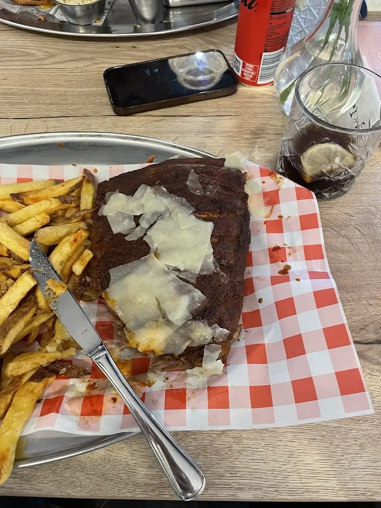 Mátéfyné Szigeti Gyöngyi_Burgr's Fresh Burger Bistro_Hodonín_review