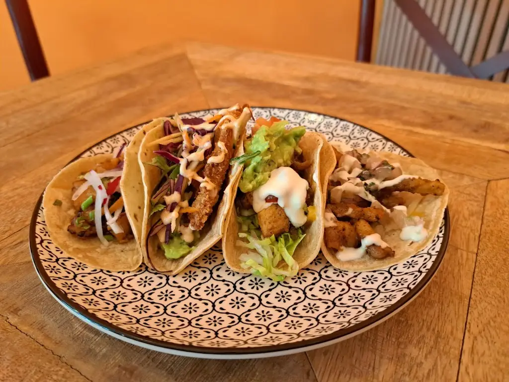 Toma tacos_Borek_slider_image_3