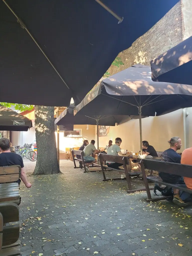 Emil ten Emil_Restaurace u pošty Stará Budvarka_Hodonín_review