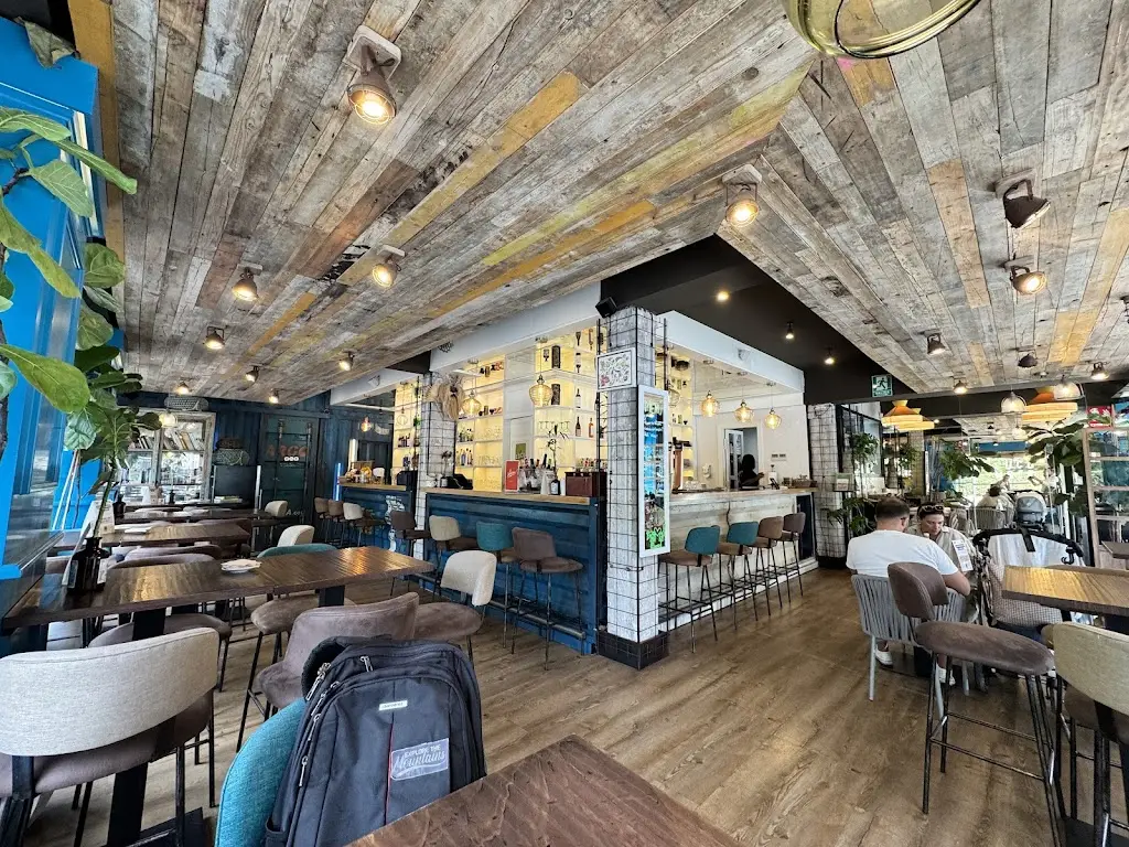 Cucumber restaurant in Borek