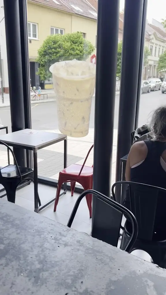 Simona Móroczová_POE-POE Hodonín_Hodonín_review