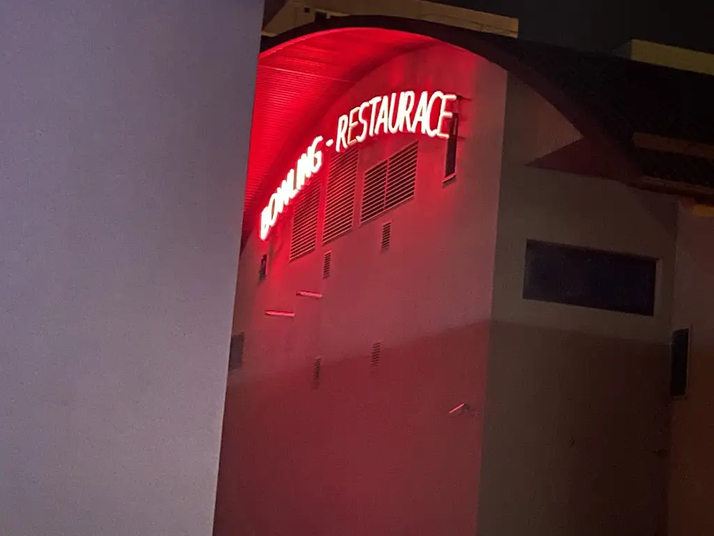 Praneet Raj_Bowling - Restaurant Ltd._Hodonín_review