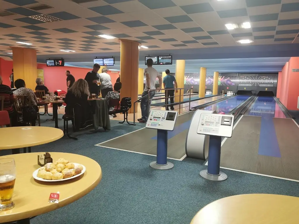 Bowling - Restaurant Ltd._Hodonín_slider_image_2