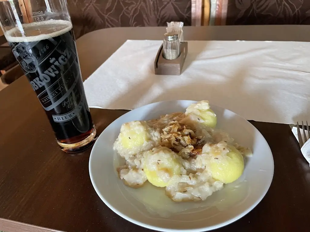 Jennifer Sather_Restaurace a penzion pod Šumárníkem_Hroznová Lhota_review