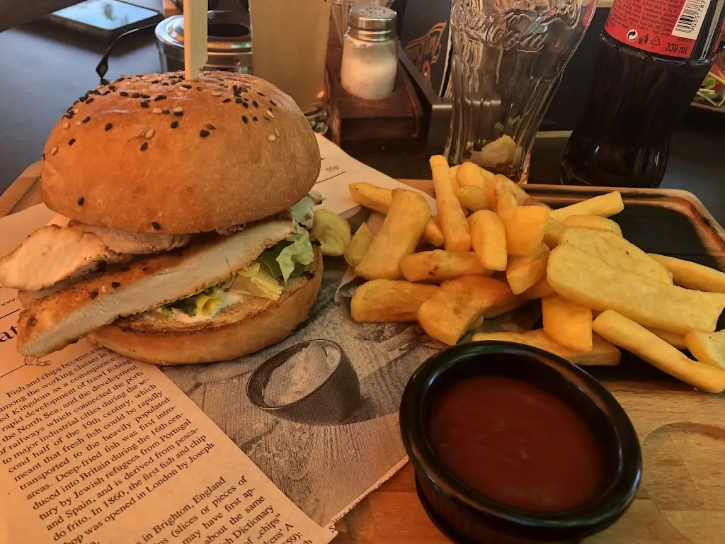 malek atassi_Restaurace - Kavárna - Pizzerie Fontána_Hrušovany nad Jevišovkou_review