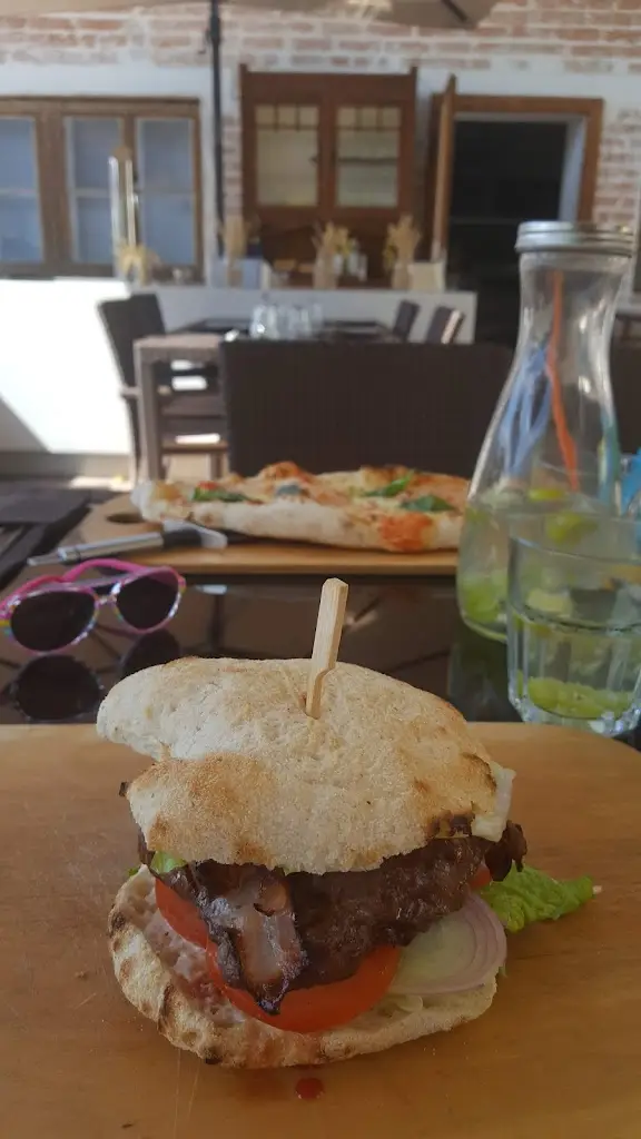 Michal Formann_Grand Italia_Hrušovany nad Jevišovkou_review