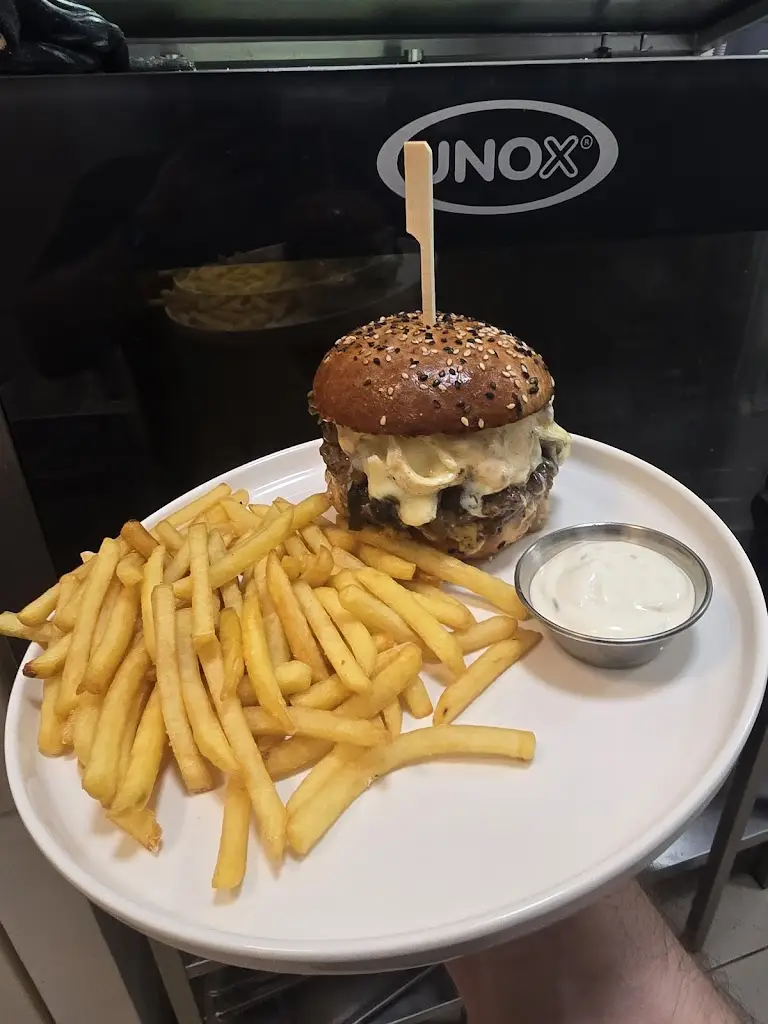 Odboč na hřiště_Hrušovany u Brna_slider_image_1