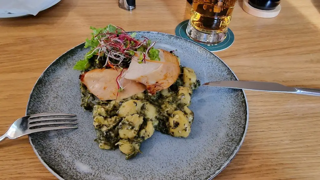 lada jana_Restaurace-penzion U Halmů_Hustopeče_review