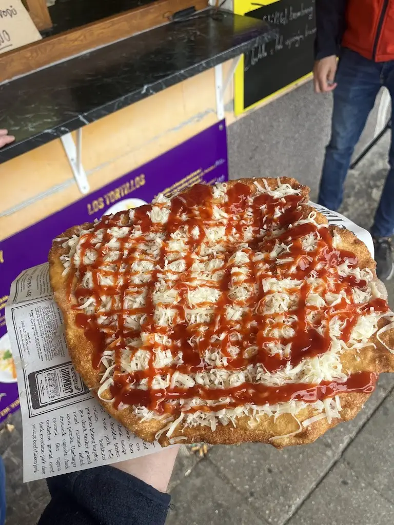 Jan Houska_Grilované kuře & Langoše_Hustopeče_review