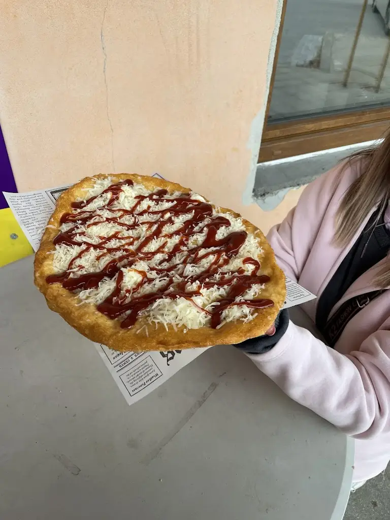 Grilované kuře & Langoše_Hustopeče_slider_image_2