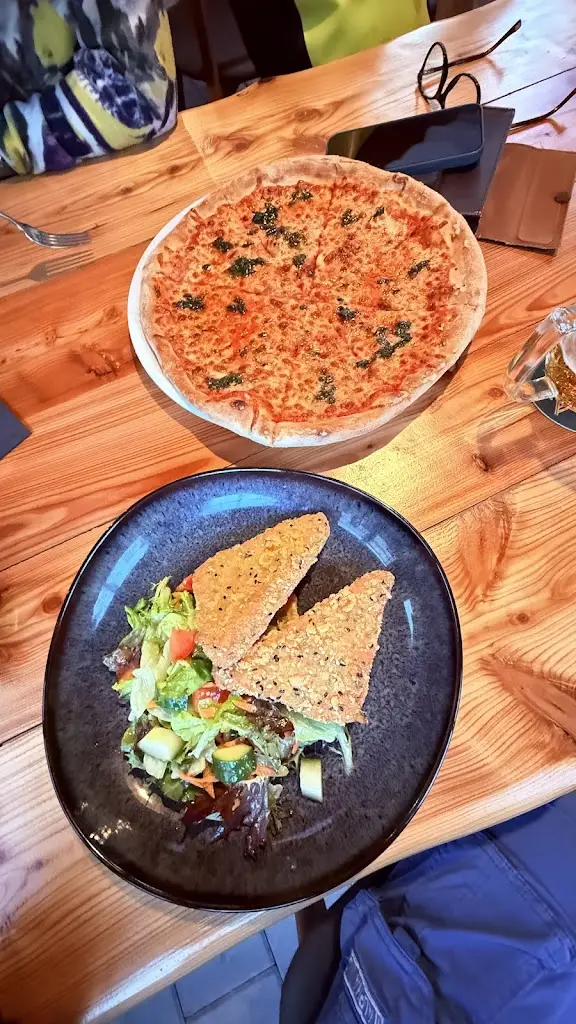 A. Dream_Ve dvoře_Jaroslavice_review