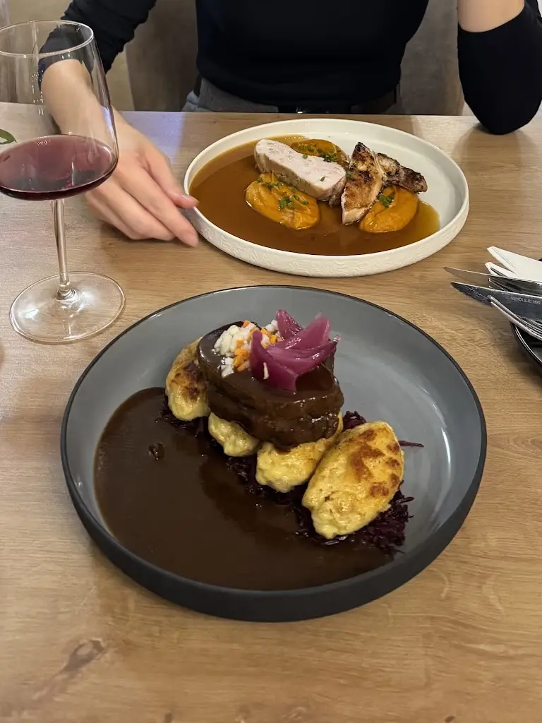 Mojmír Hnidopich_STORNO Coffee & Restaurant_Ivančice_review