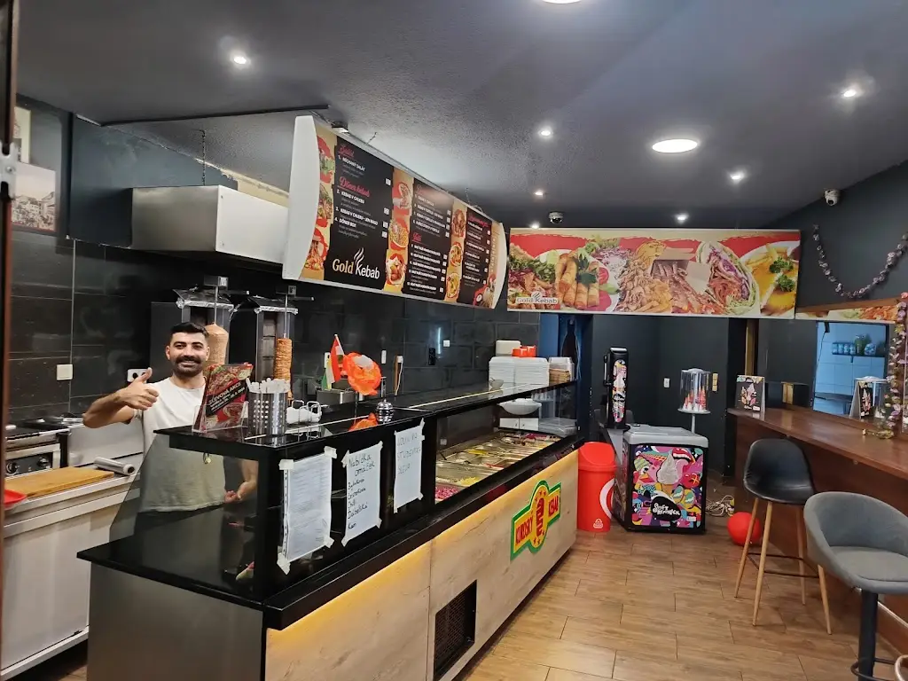 Radomír Halámek_FASTFOOD Belloš_Ivančice_review