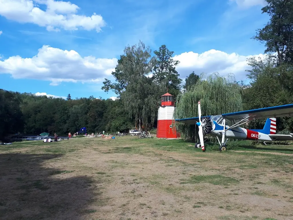 Kveta Schlächterova_Občerstvení na Parníku_Ivančice_review