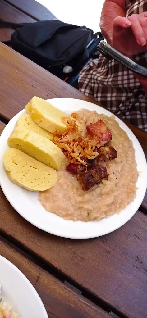 Ivana Vorlová_Restaurace U Slavíků_Ivančice_recensione