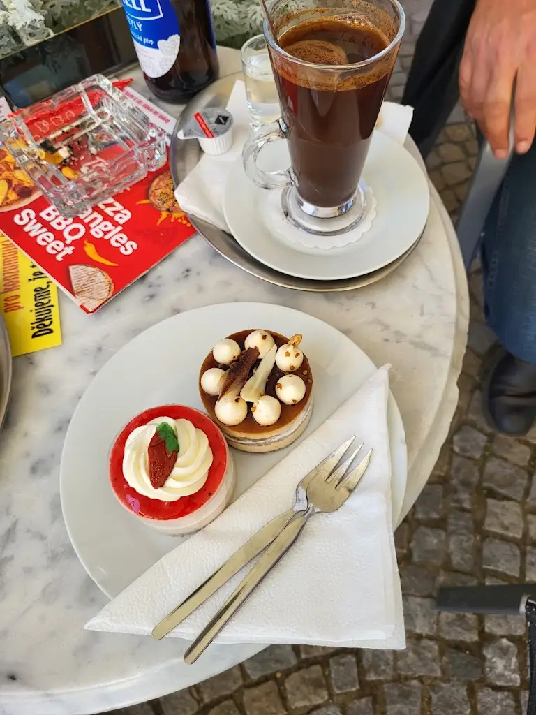 Ivona Caffee Bar_Ivančice_slider_image_3