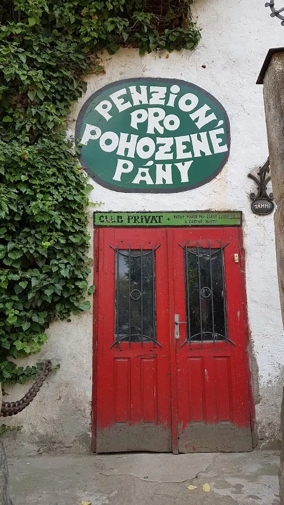 Petr Chladil_Cafe and Gallery Stříbský mill_Ivančice_recensione