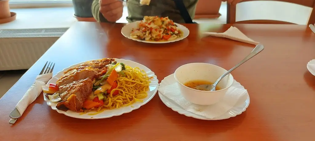 Viliam Kotlárik (METALIKA 7777)_Asijské Bistro_Klobouky_review