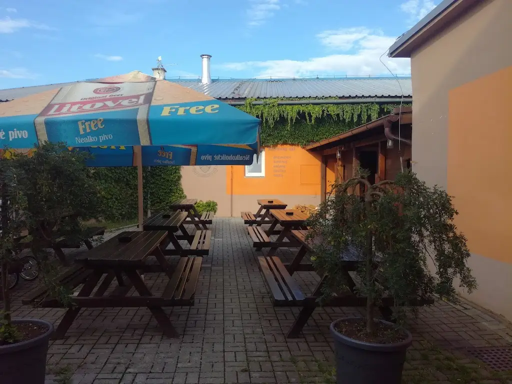 Fabi centrum bowling, ricochet, kulečník, pizza_Bechyně_slider_image_1