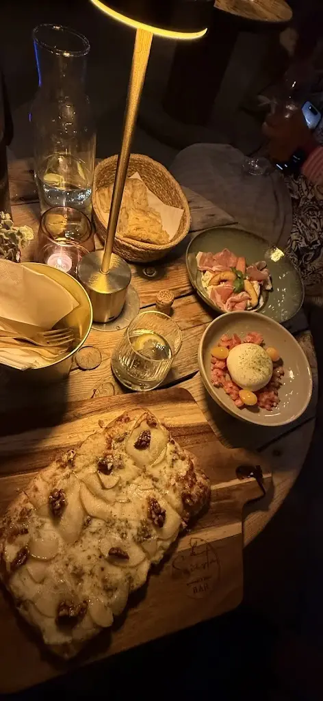 Vladimir Đorđević_Siesta prosecco&tapas bar_Kobylí_review