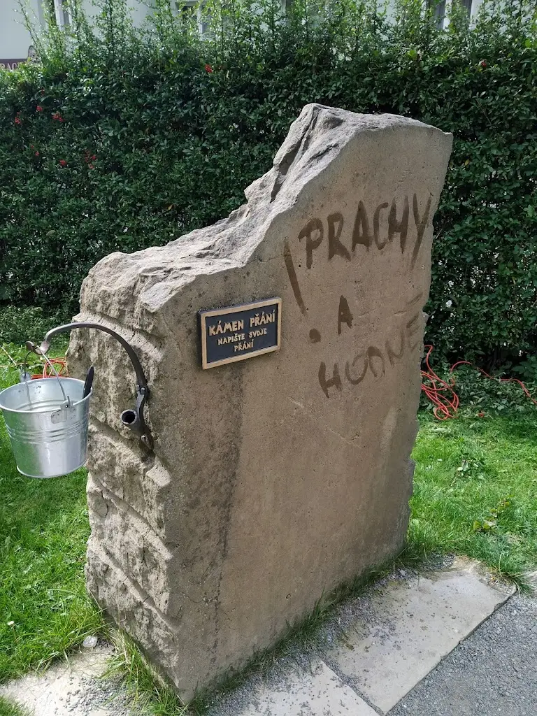 Tereza Krčová_Smyslová zahrada_Kunštát_review