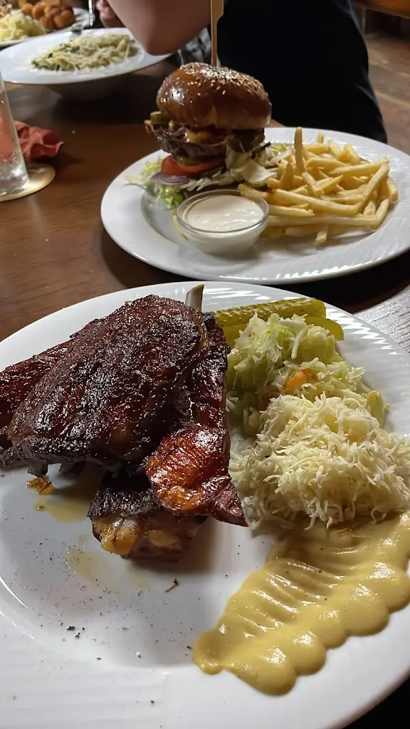 Country Bar_Kuřim_slider_image_3