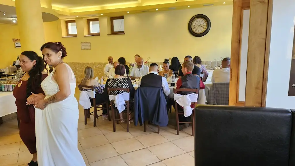 Fikarova plzeňská pivnice_Kuřim_slider_image_3