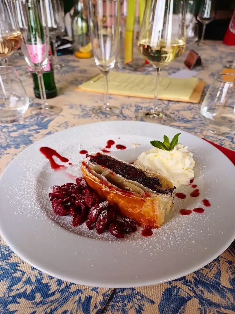 Miriam Oravcova_Restaurace Na Šlajsi_Lanžhot_recensione