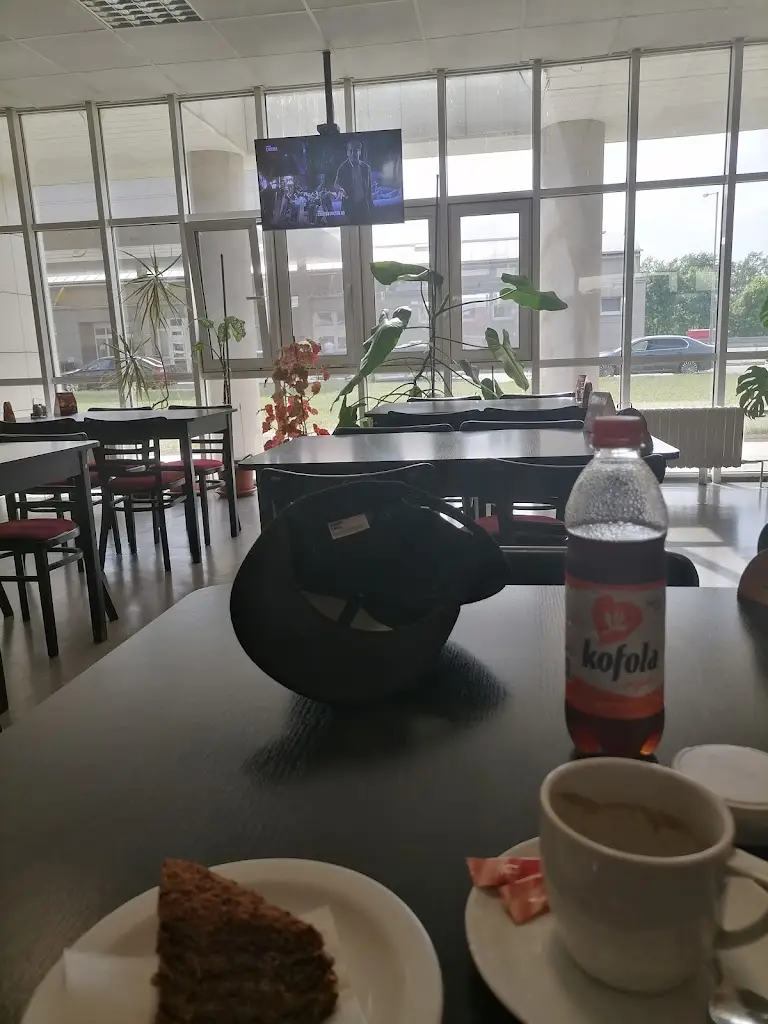 Motorest Na Celnici D2 - Bistro - Market_Lanžhot_slider_image_3