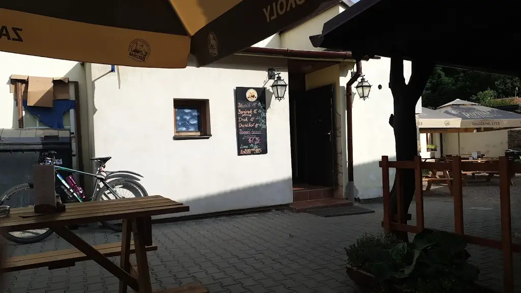 Joseph Deignan_Na Poňavě_Lelekovice_review