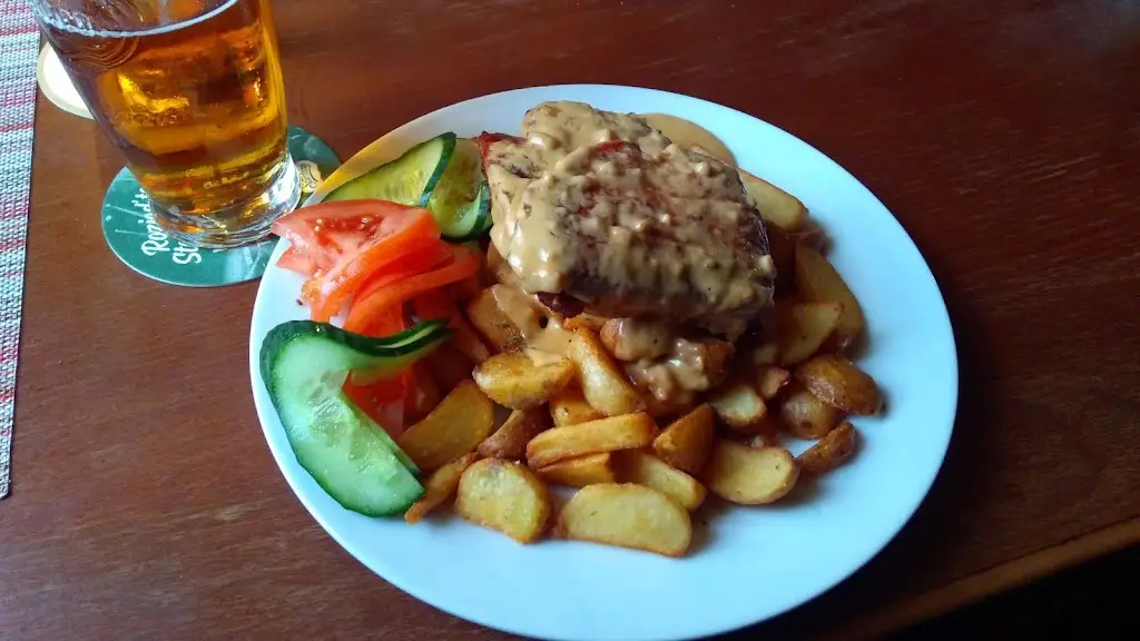 Edjunior Barbosa Machado_Hotel Restaurant Babi Lom_Lelekovice_review