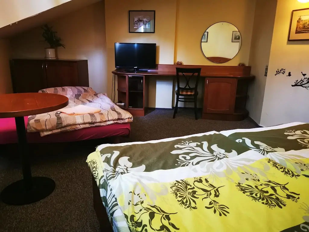 Hotel Restaurant Babi Lom_Lelekovice_slider_image_2