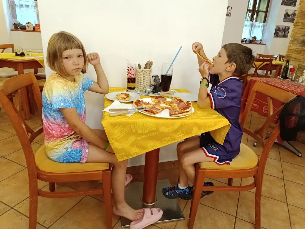 Lucie Novakova_Café Bar Letovice_Letovice_review