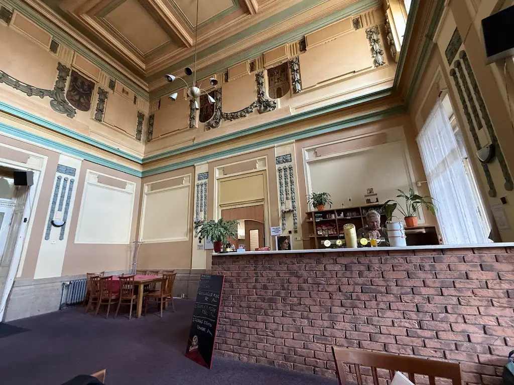 Jan Pavlík - Restaurace Na Nádraží_České Velenice_slider_image_1