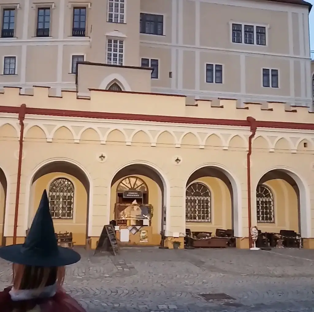 Zámecká restaurace_Letovice_slider_image_2