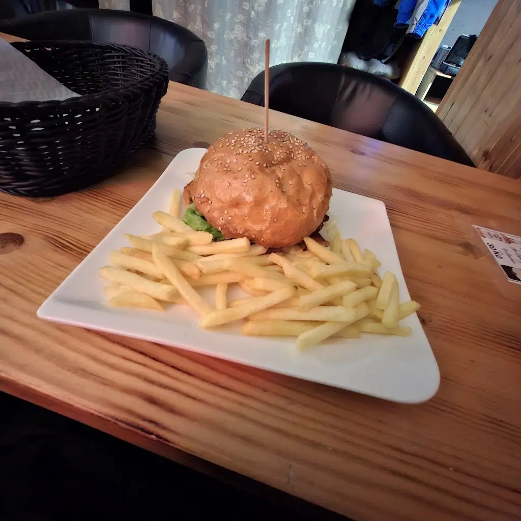 MtymanCZ timelapse traveling_Ferrari Club_Kyjov_review