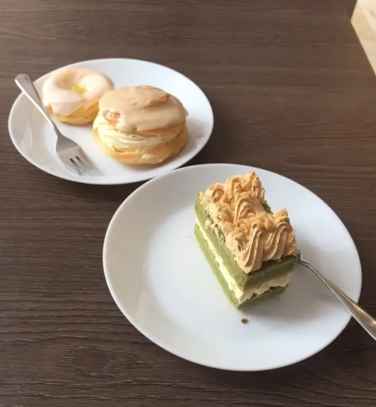 Mirka Mayerová_Rodinná cukrárna a kavarna Šarlotka_České Velenice_review