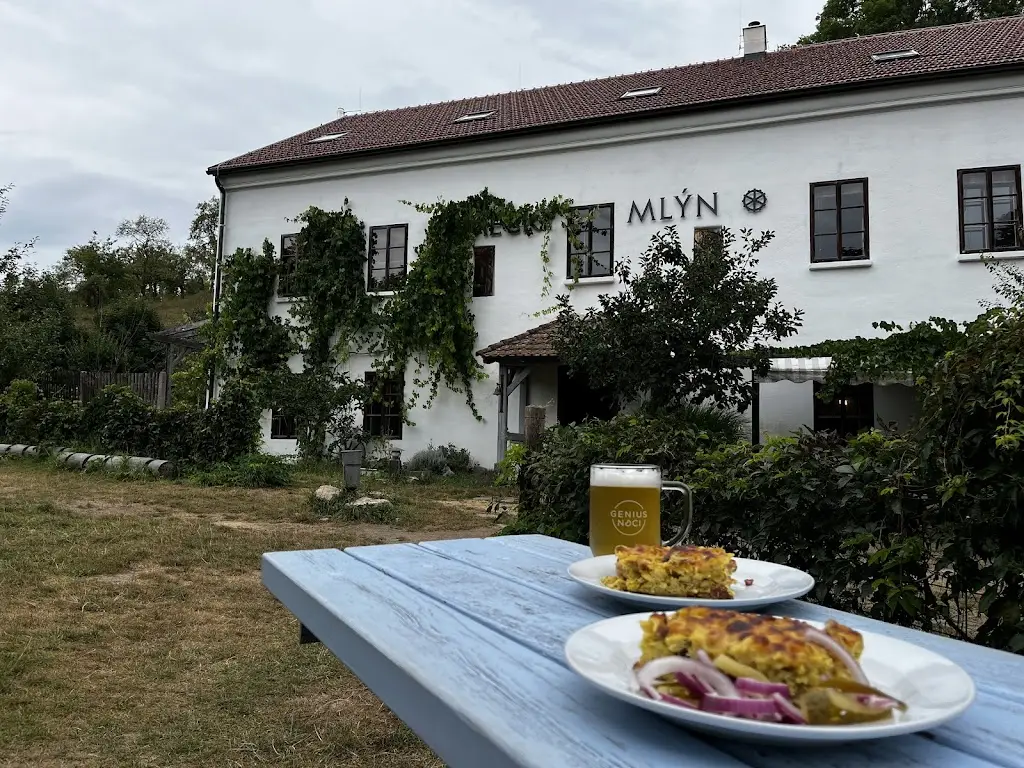 Bistro Zámecký mlýn_Lomnice_slider_image_2