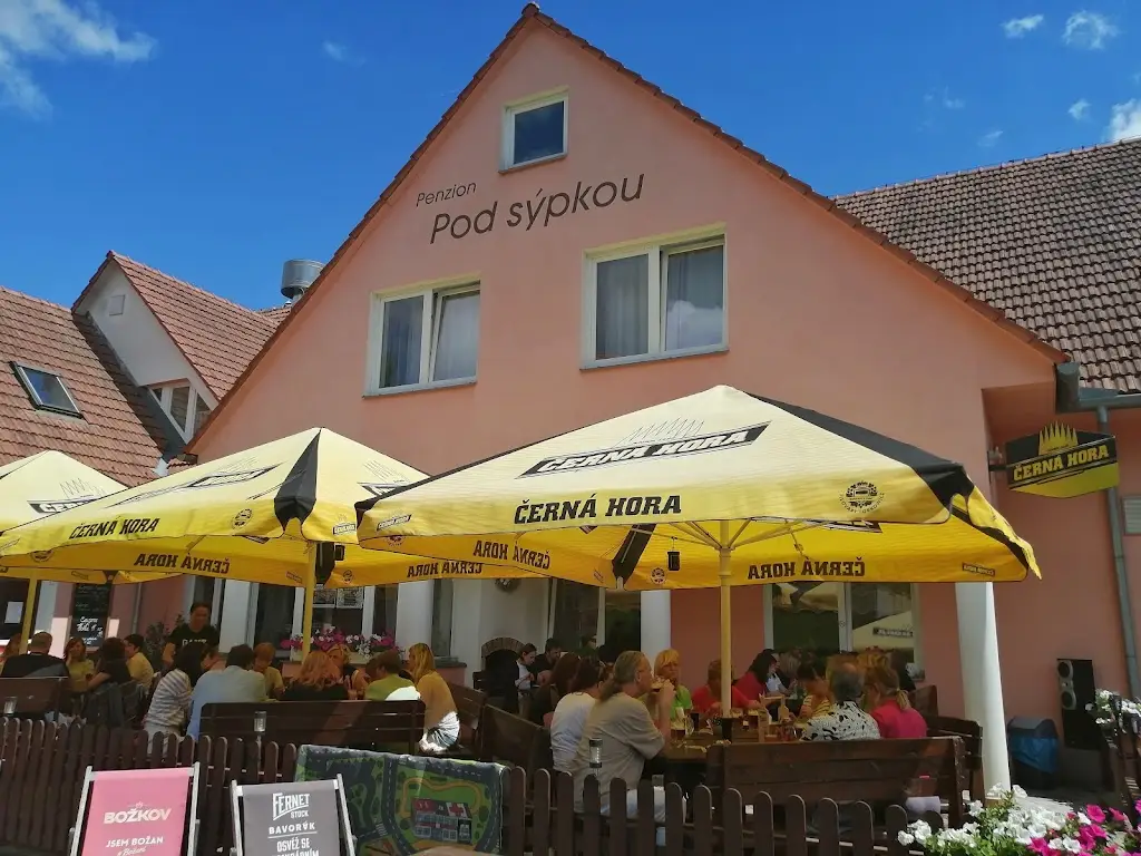 Penzion Pod sýpkou restaurant in Lomnice