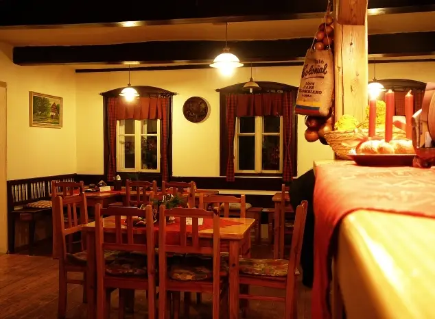 Hostinec Na Ploužnici restaurant in Lomnice