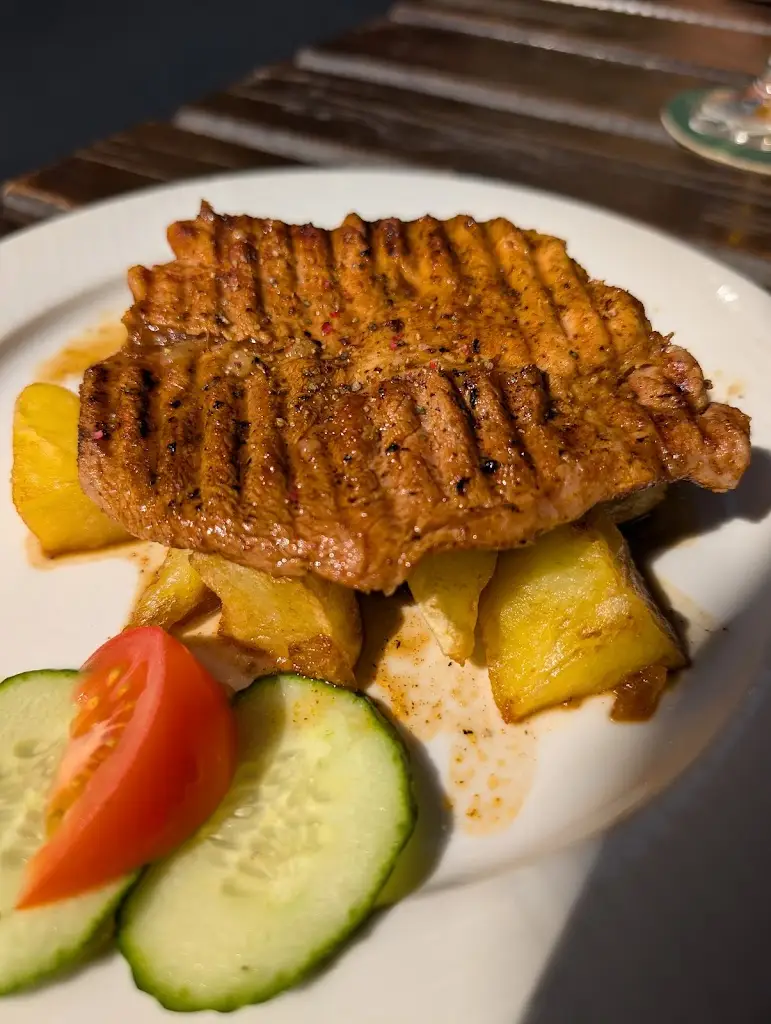 Lena Hambi_Restaurace Na Městečku Lysice_Lysice_review