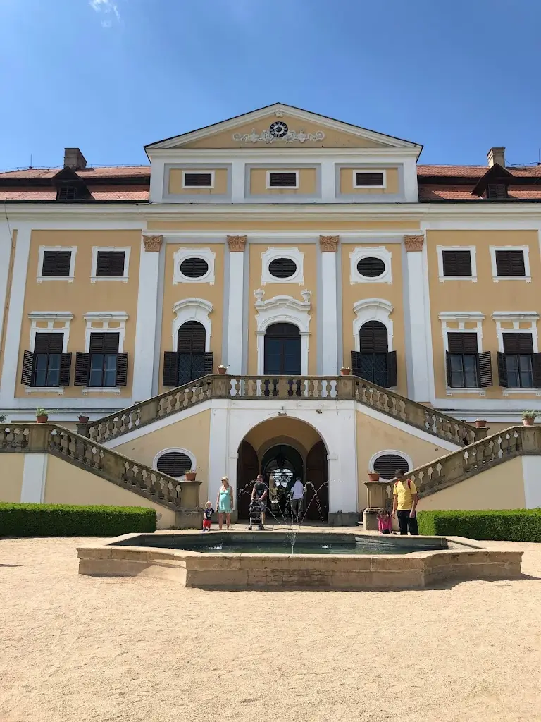 Johny Wanderlust_Zámek Milotice_Milotice_review