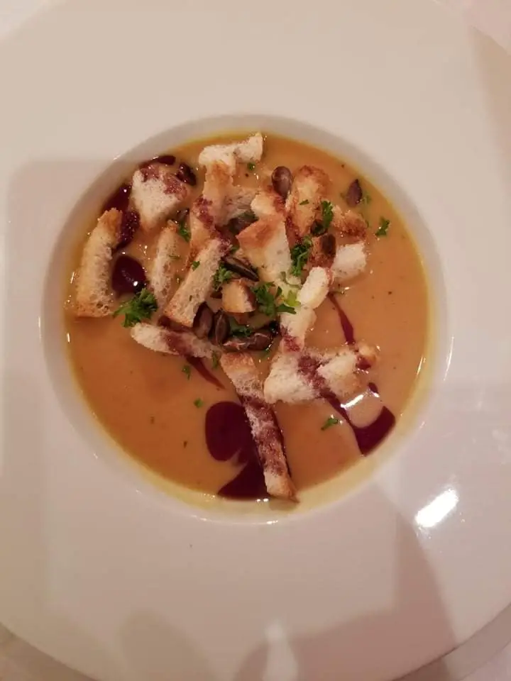 Matt Nicholson_Taverna Perikles_České Velenice_recensione