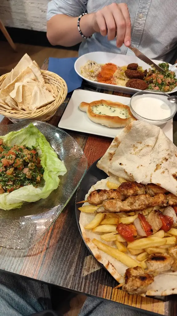 Pierre Jennaoui_Un Arabigo en Madrid_Miroslav_review