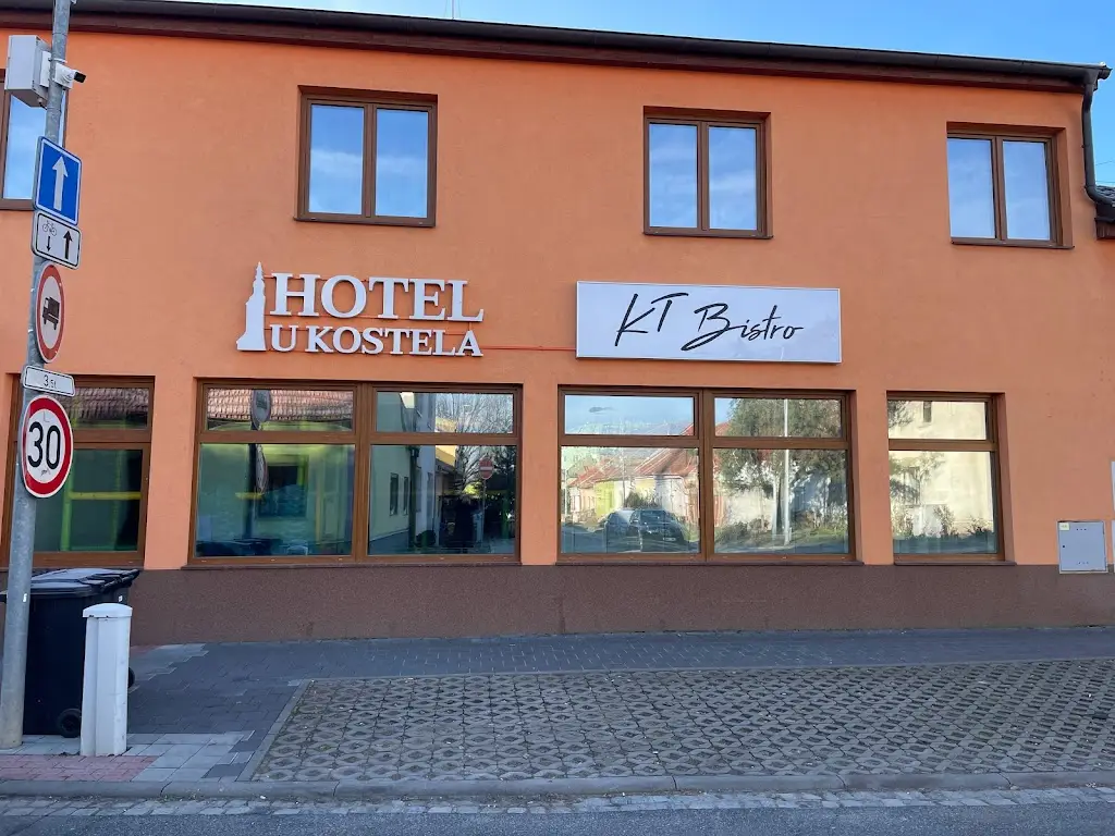 KT Bistro & Restaurant_Modřice_slider_image_1