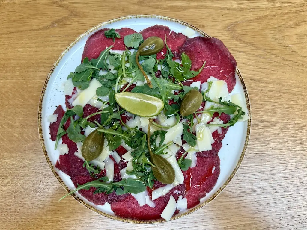 Fabricio Paschoal_Garden restaurant_Modřice_review