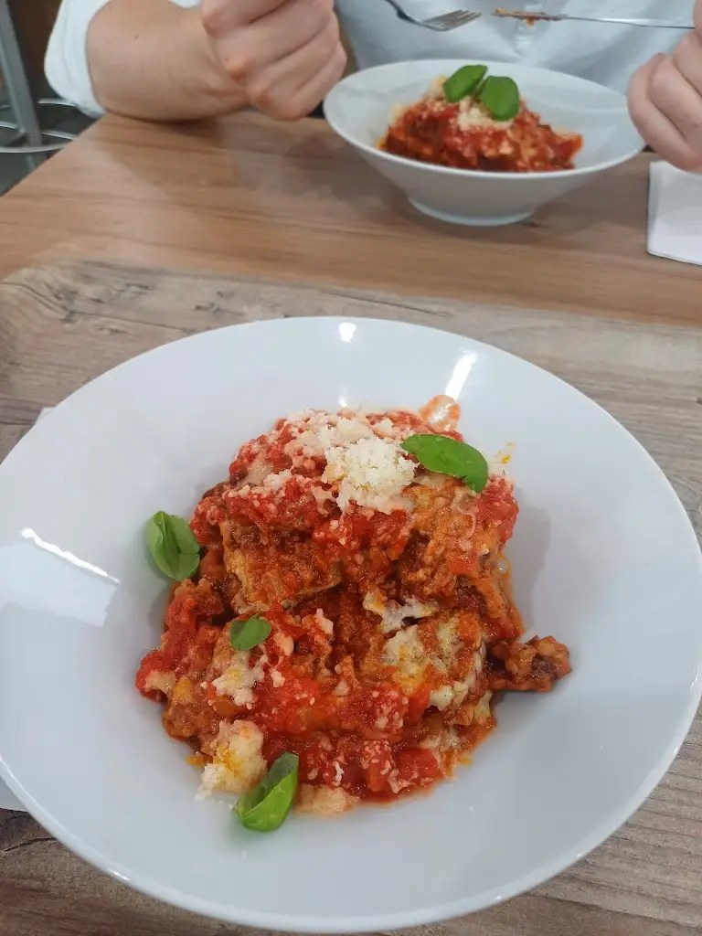 Pavla Bradáčová_SPAGHETTI PARMIGIANO_Modřice_review