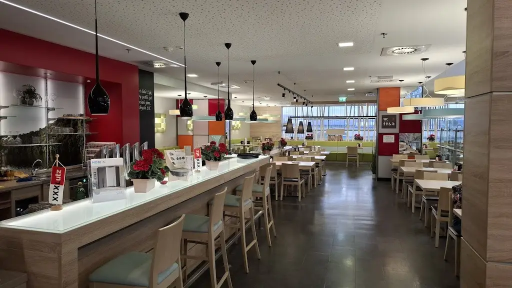 XXXLutz Restaurace Brno_Modřice_slider_image_1