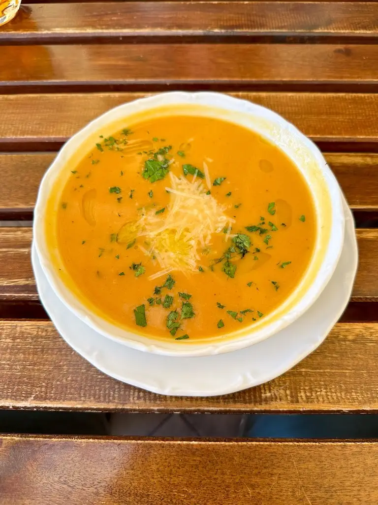 Emmanouil Gyparakis_Hotel Tanzberg_Mikulov_review